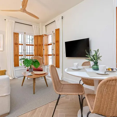 Apartment Genteel Plaza De Santa Cruz *